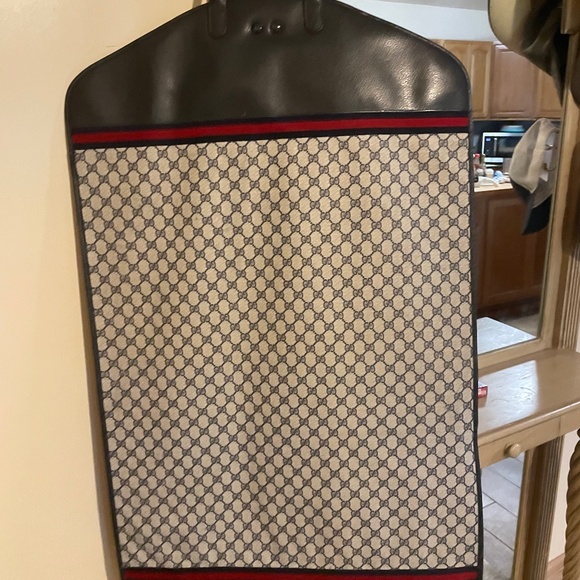 Gucci garment bag - Picture 1 of 4